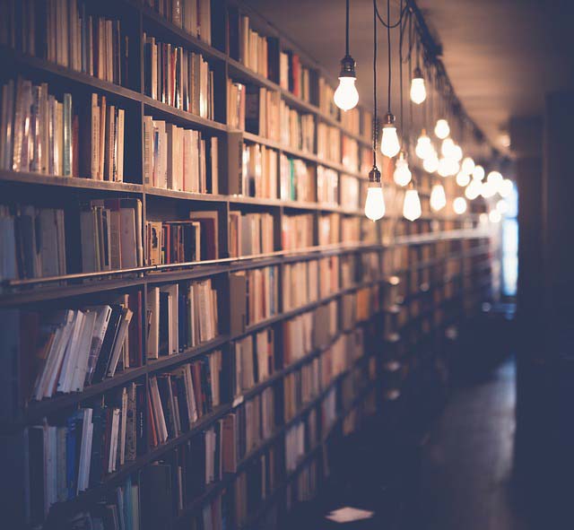 Wybór regałów do biblioteki - rodzaje i przeznaczenie regałów bibliotecznych