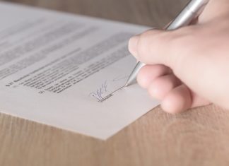 Co powinna zawierać umowa o pracę?