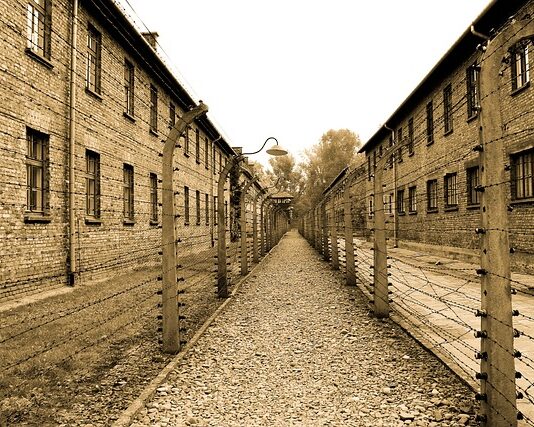 Jak wyglądał typowy dzień w Auschwitz?